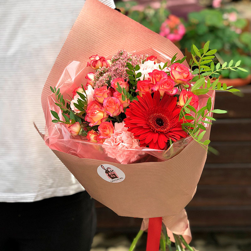 Bouquet with rose and gerbera photo