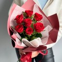 7 Trandafiri Roșii în Stil Coreean