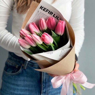 9 Pink Tulips