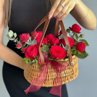 Coș cu flori "Mon Rouge"
