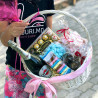 gift basket of chocolates and champagne foto