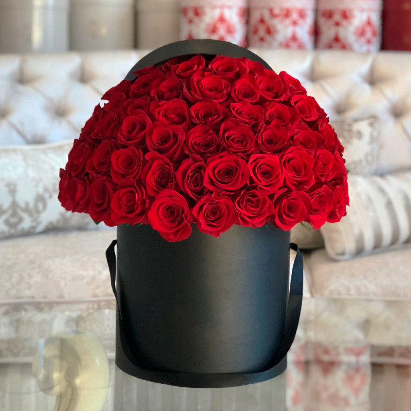 Red roses in black box photo