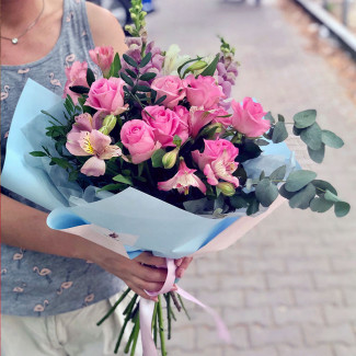 Bouquet of pink flowers photo