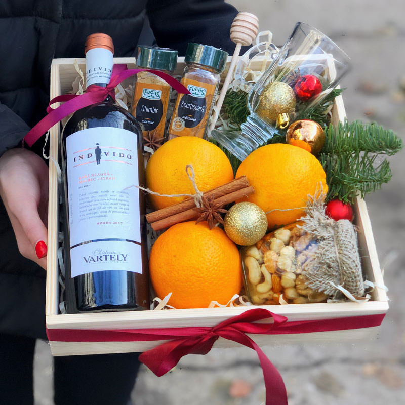https://static.cadouri.md/943-large_default/mulled-wine-gift-box.jpg